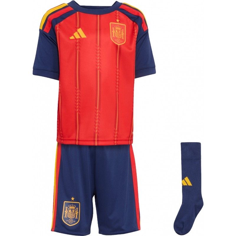 Conjunto primera equipación España 2026