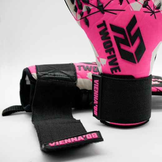 Twofive Vienna 08 Pro Goalkeeper Gloves