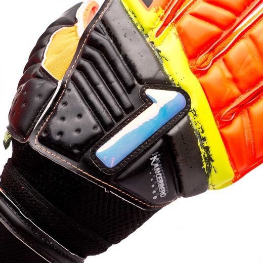 Kancerbero Invictus turf