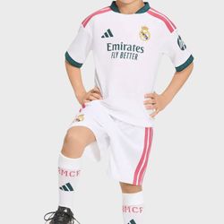 Minikit Real Madrid Infantil 1ª Equipacion 26/27