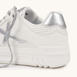 Zapatillas Munich Mina 12